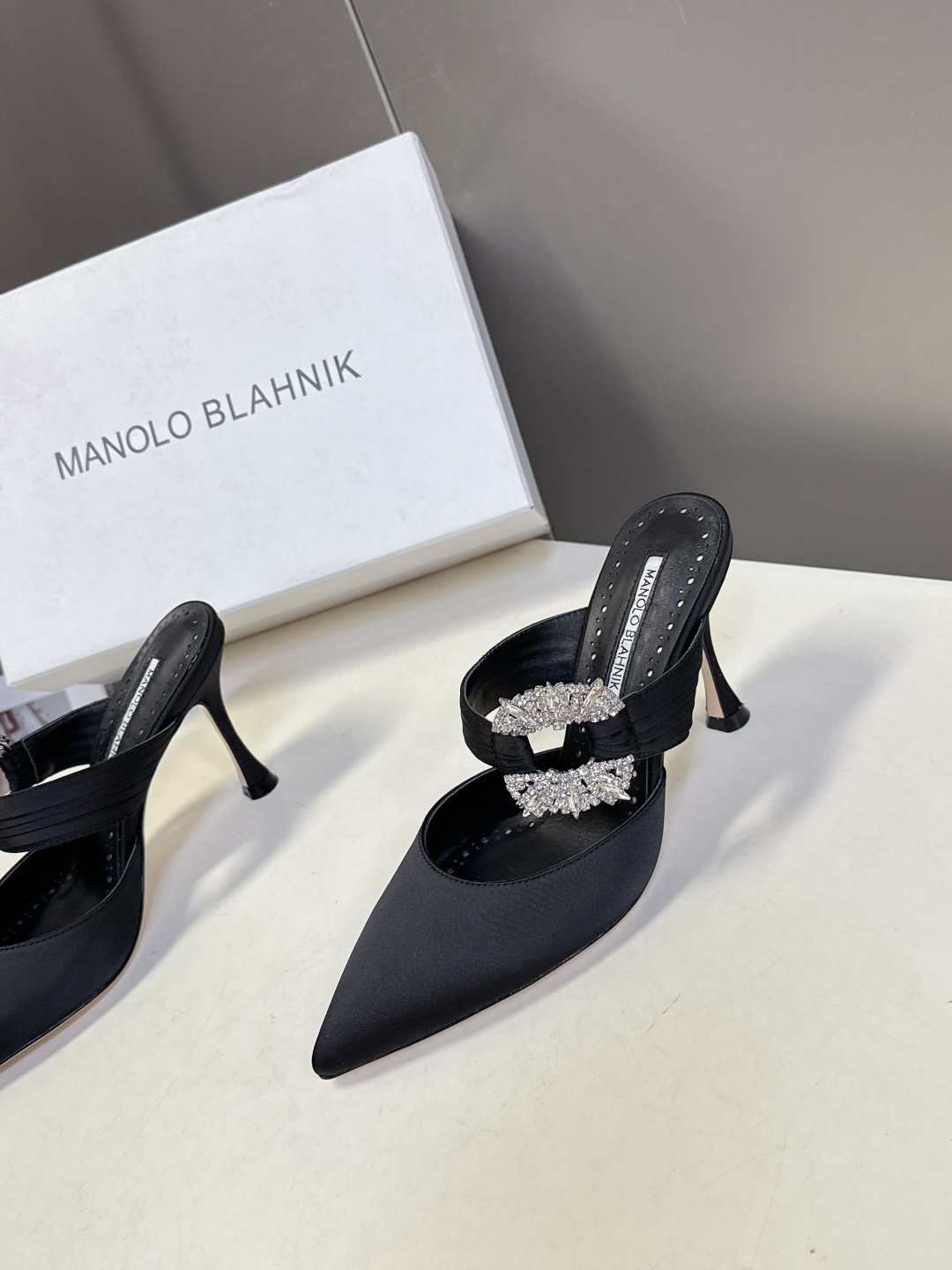 Manolo Blahnik2026春夏最新款时装鞋超多明星网红种草 奢侈婚鞋 MB一直是每个女生梦寐以