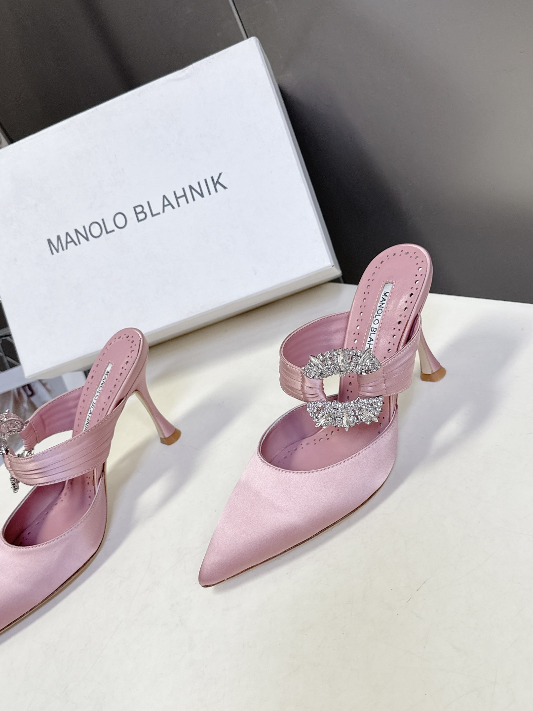 Manolo Blahnik2026春夏最新款时装鞋超多明星网红种草 奢侈婚鞋 MB一直是每个女生梦寐以