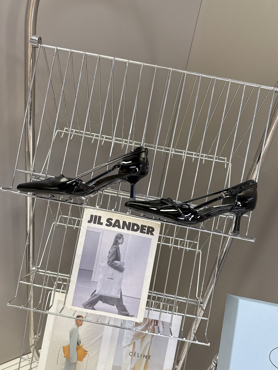 PRADA普拉达2026春夏最新款时装鞋超多明星网红种草 极具特色的鞋面设计 将永恒的优雅格调与现代的时