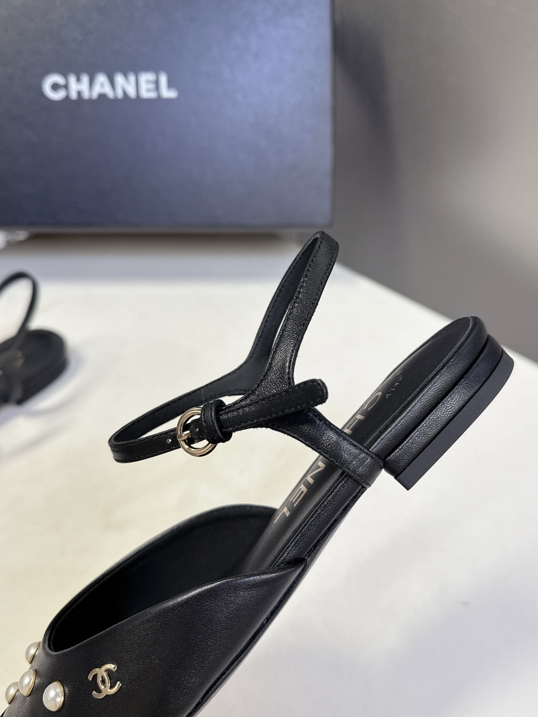 CHANEL香奈儿2026春夏最新款时装鞋 超多网红时尚博主种草 高级感舒适，配女神们的半身裙 经典的小