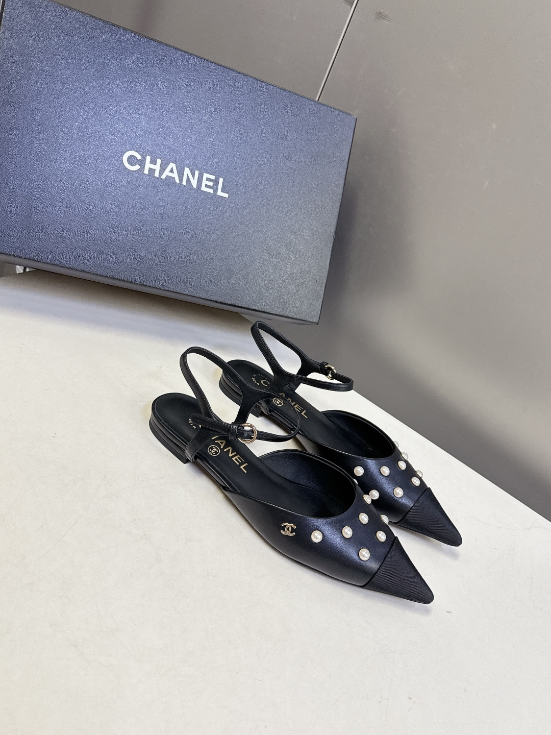 CHANEL香奈儿2026春夏最新款时装鞋 超多网红时尚博主种草 高级感舒适，配女神们的半身裙 经典的小