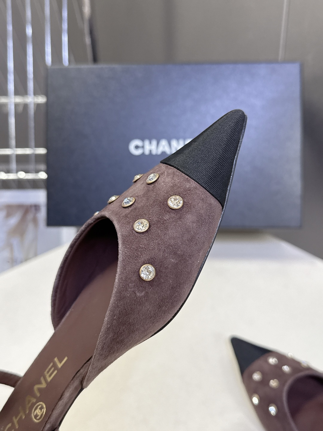 CHANEL香奈儿2026春夏最新款时装鞋 超多网红时尚博主种草 高级感舒适，配女神们的半身裙 经典的小