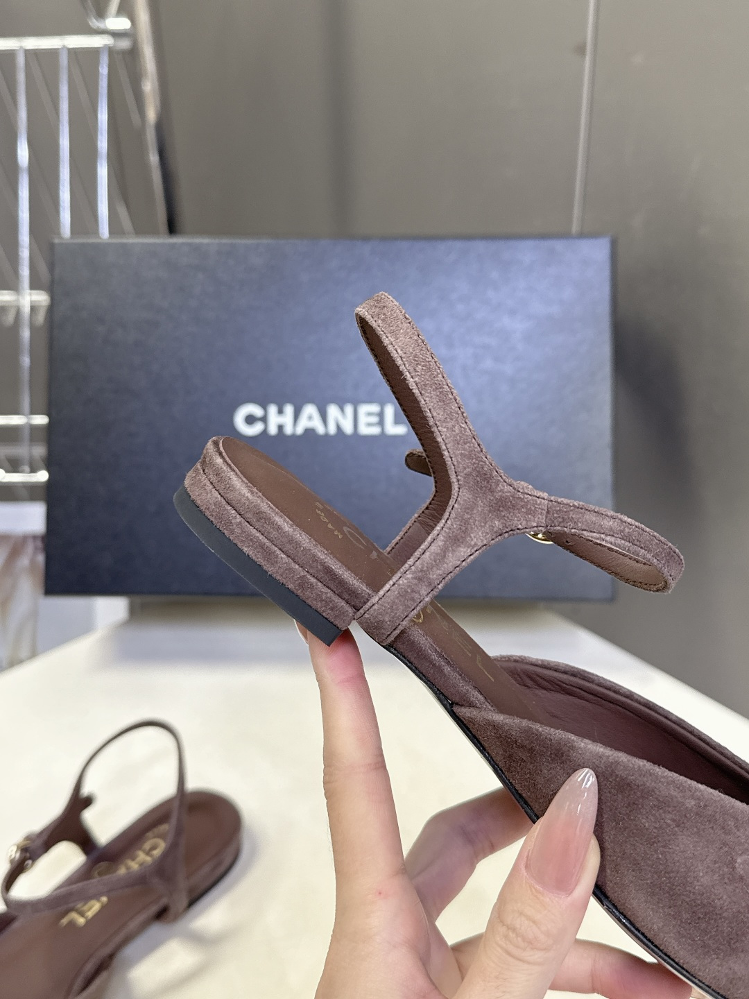 CHANEL香奈儿2026春夏最新款时装鞋 超多网红时尚博主种草 高级感舒适，配女神们的半身裙 经典的小