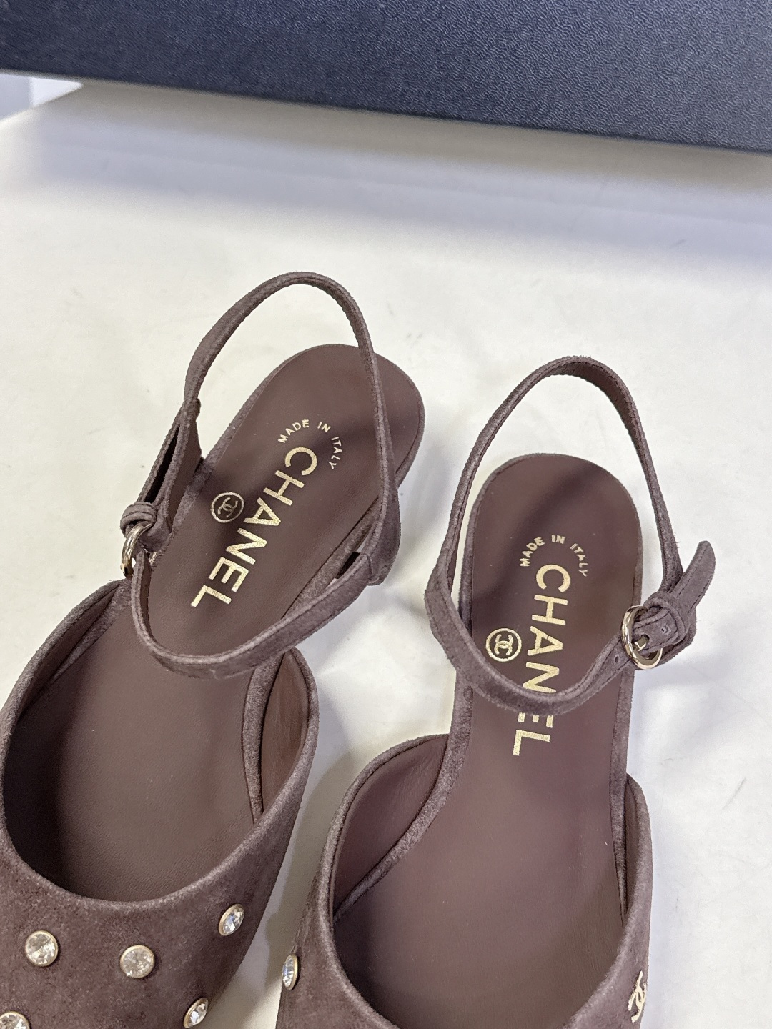 CHANEL香奈儿2026春夏最新款时装鞋 超多网红时尚博主种草 高级感舒适，配女神们的半身裙 经典的小