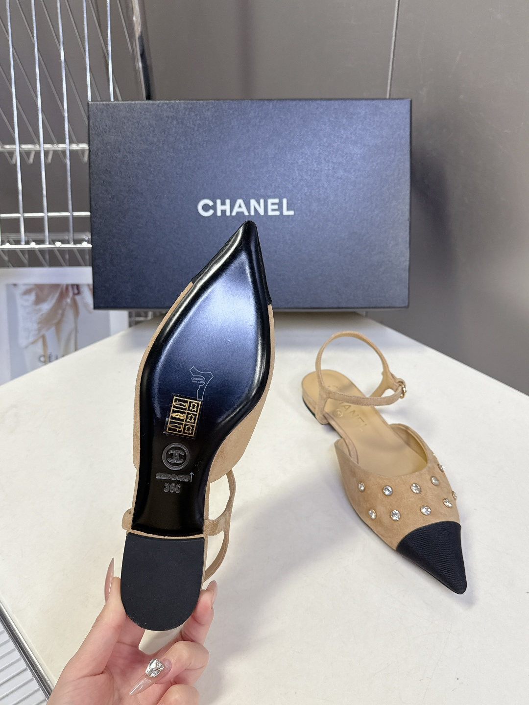 CHANEL香奈儿2026春夏最新款时装鞋 超多网红时尚博主种草 高级感舒适，配女神们的半身裙 经典的小