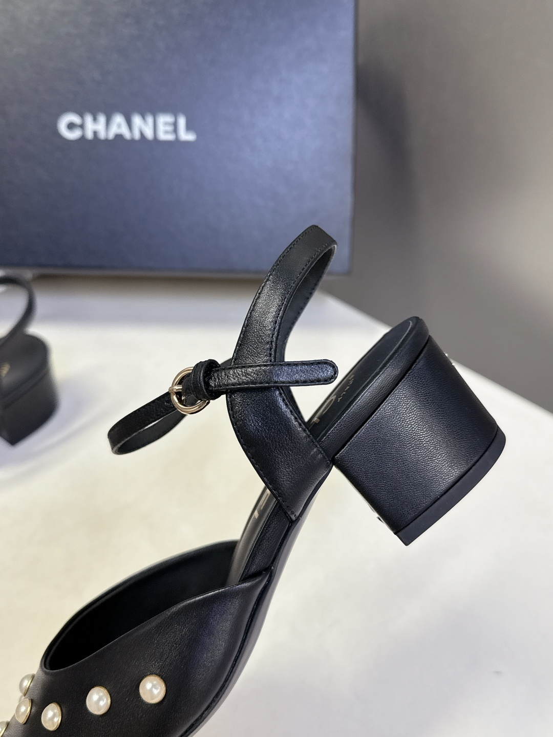 CHANEL香奈儿2026春夏最新款时装鞋 超多网红时尚博主种草 高级感舒适，配女神们的半身裙 经典的小