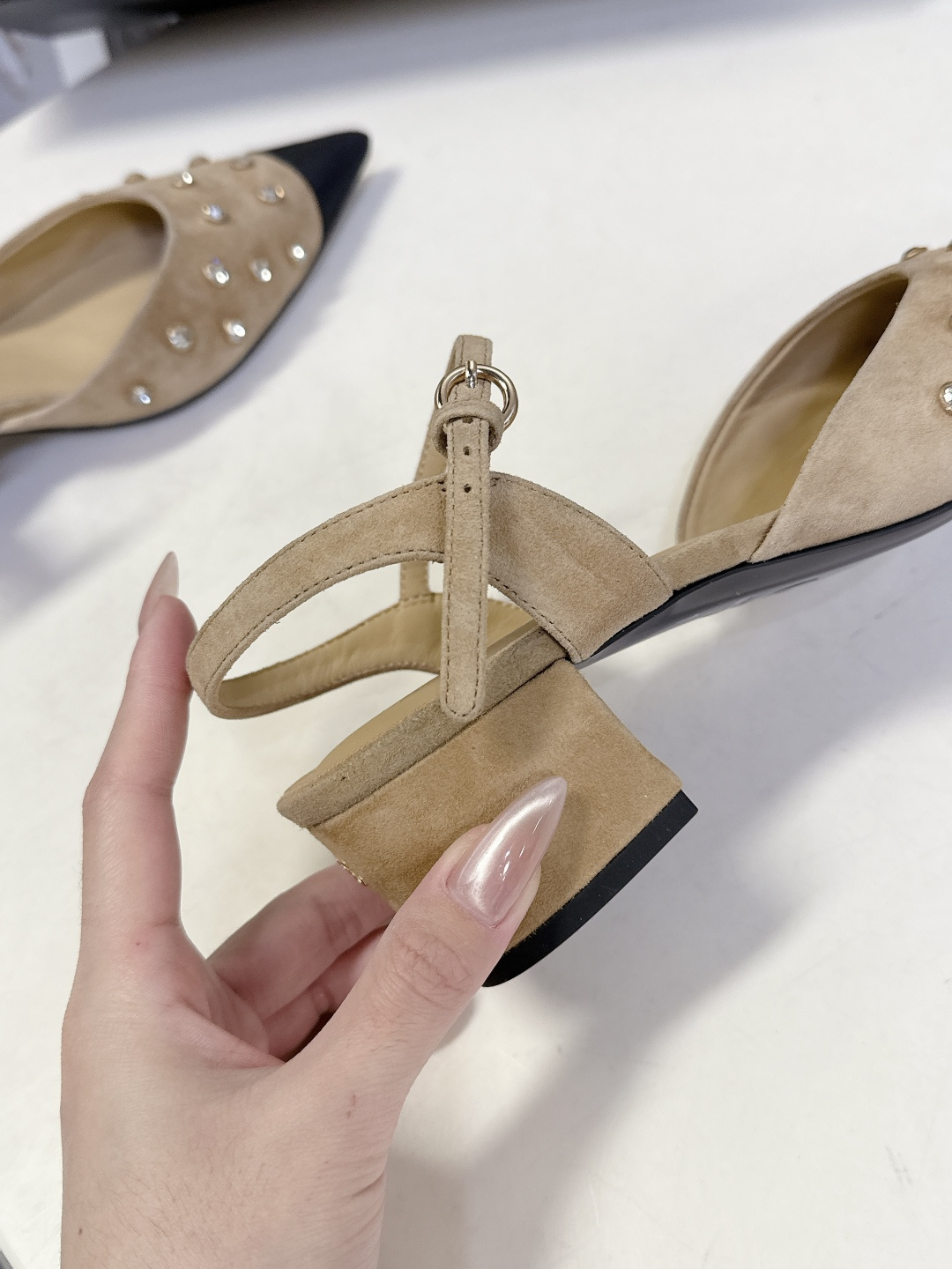 CHANEL香奈儿2026春夏最新款时装鞋 超多网红时尚博主种草 高级感舒适，配女神们的半身裙 经典的小