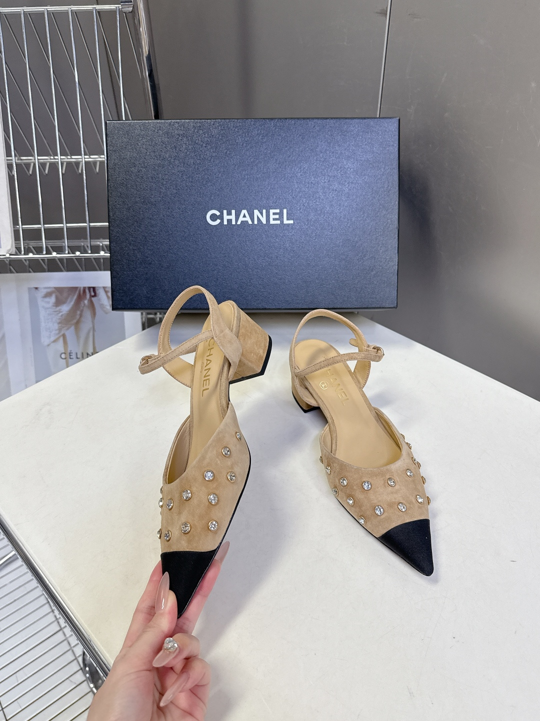 CHANEL香奈儿2026春夏最新款时装鞋 超多网红时尚博主种草 高级感舒适，配女神们的半身裙 经典的小