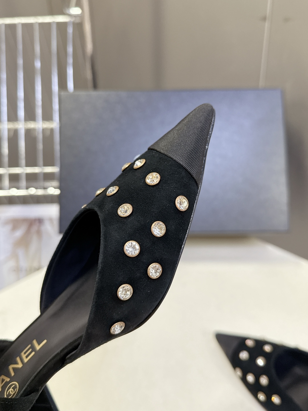 CHANEL香奈儿2026春夏最新款时装鞋 超多网红时尚博主种草 高级感舒适，配女神们的半身裙 经典的小