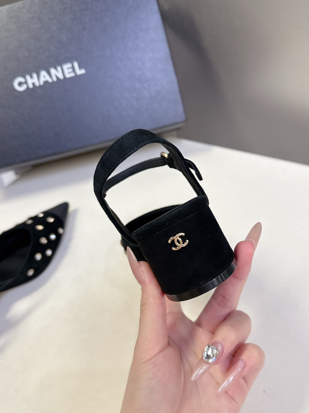 CHANEL香奈儿2026春夏最新款时装鞋 超多网红时尚博主种草 高级感舒适，配女神们的半身裙 经典的小