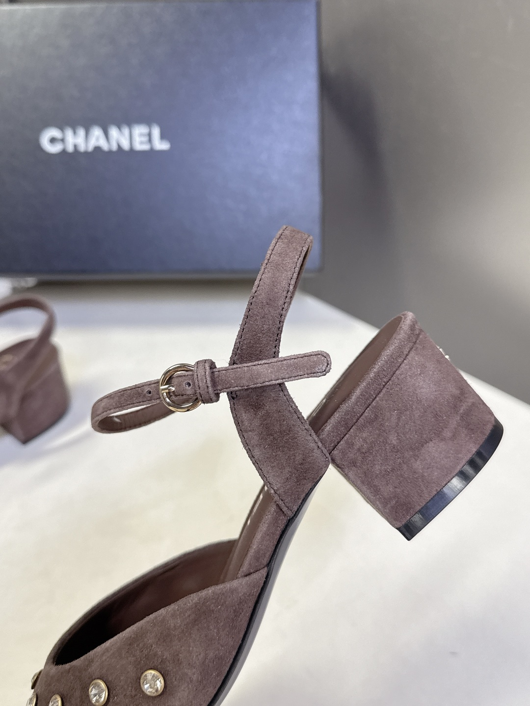 CHANEL香奈儿2026春夏最新款时装鞋 超多网红时尚博主种草 高级感舒适，配女神们的半身裙 经典的小