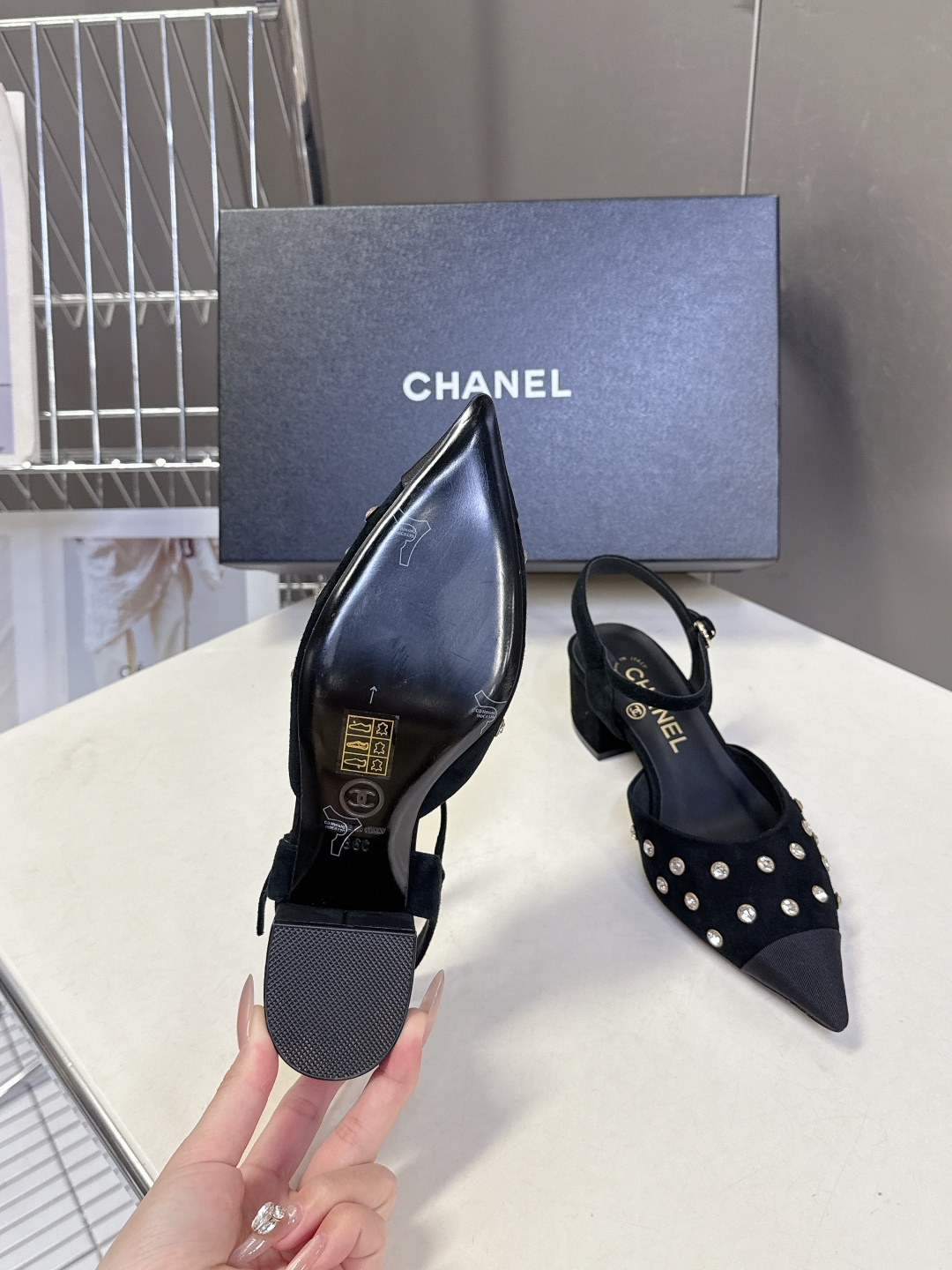 CHANEL香奈儿2026春夏最新款时装鞋 超多网红时尚博主种草 高级感舒适，配女神们的半身裙 经典的小