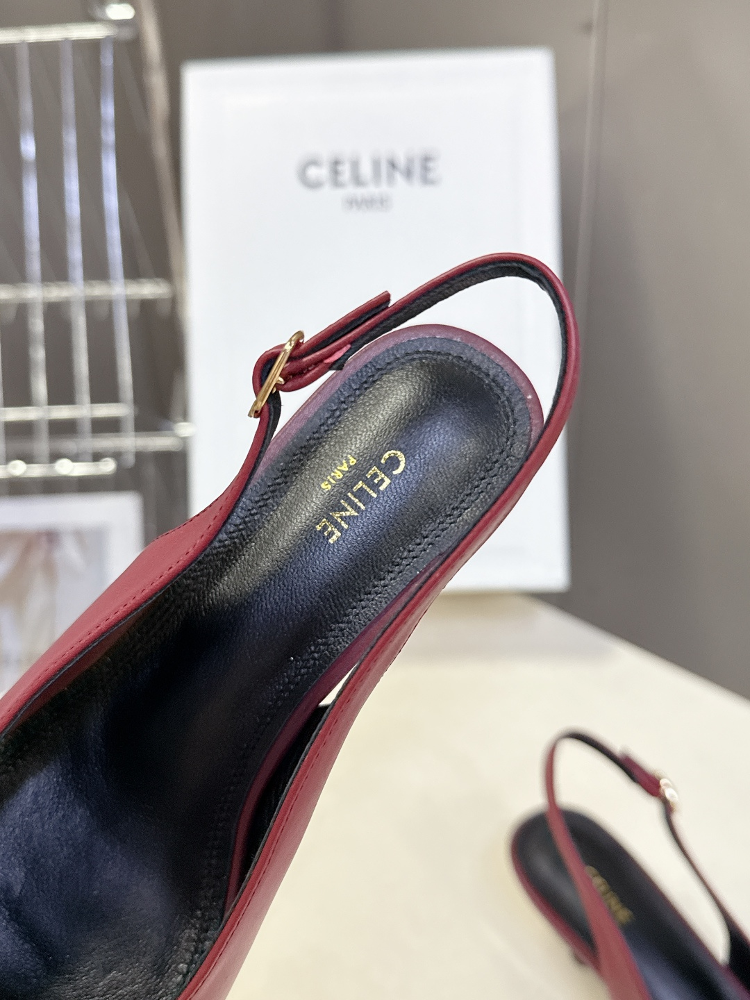 CELINE思琳2026春夏最新凯旋门走秀款 时装鞋 超多网红时尚博主种草 高级感舒适，配女神们的半身裙