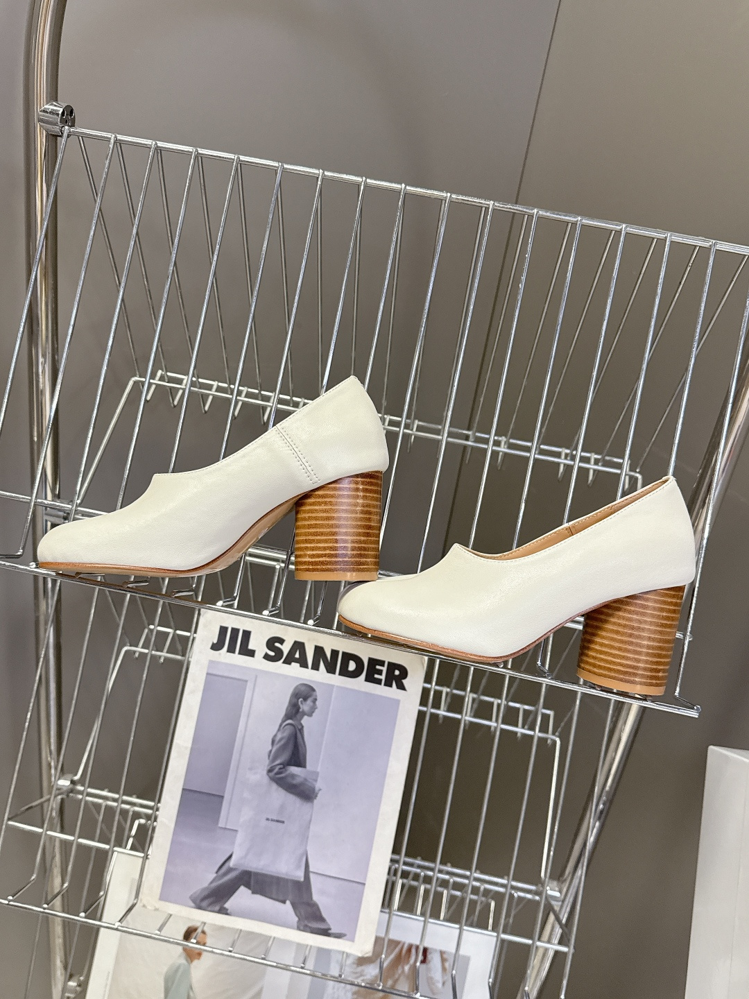 Maison Margiela·MM6马吉拉春夏最新款粗跟时装鞋 超多明星网红种草 MM6作为这两年最受