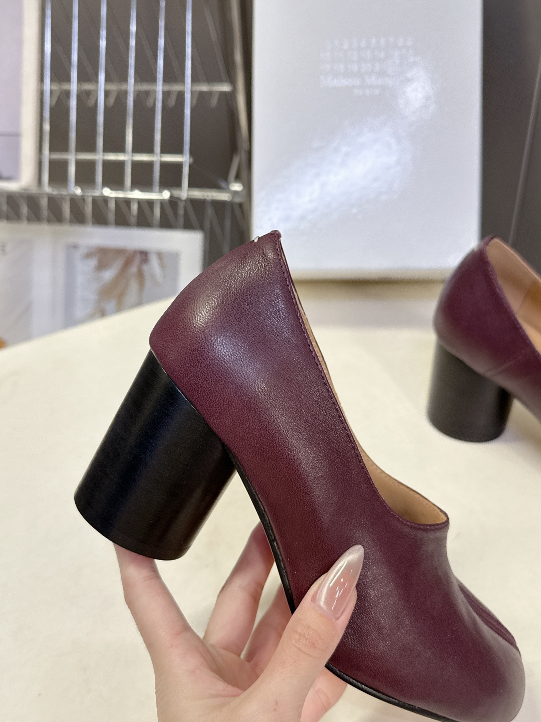 Maison Margiela·MM6马吉拉春夏最新款粗跟时装鞋 超多明星网红种草 MM6作为这两年最受