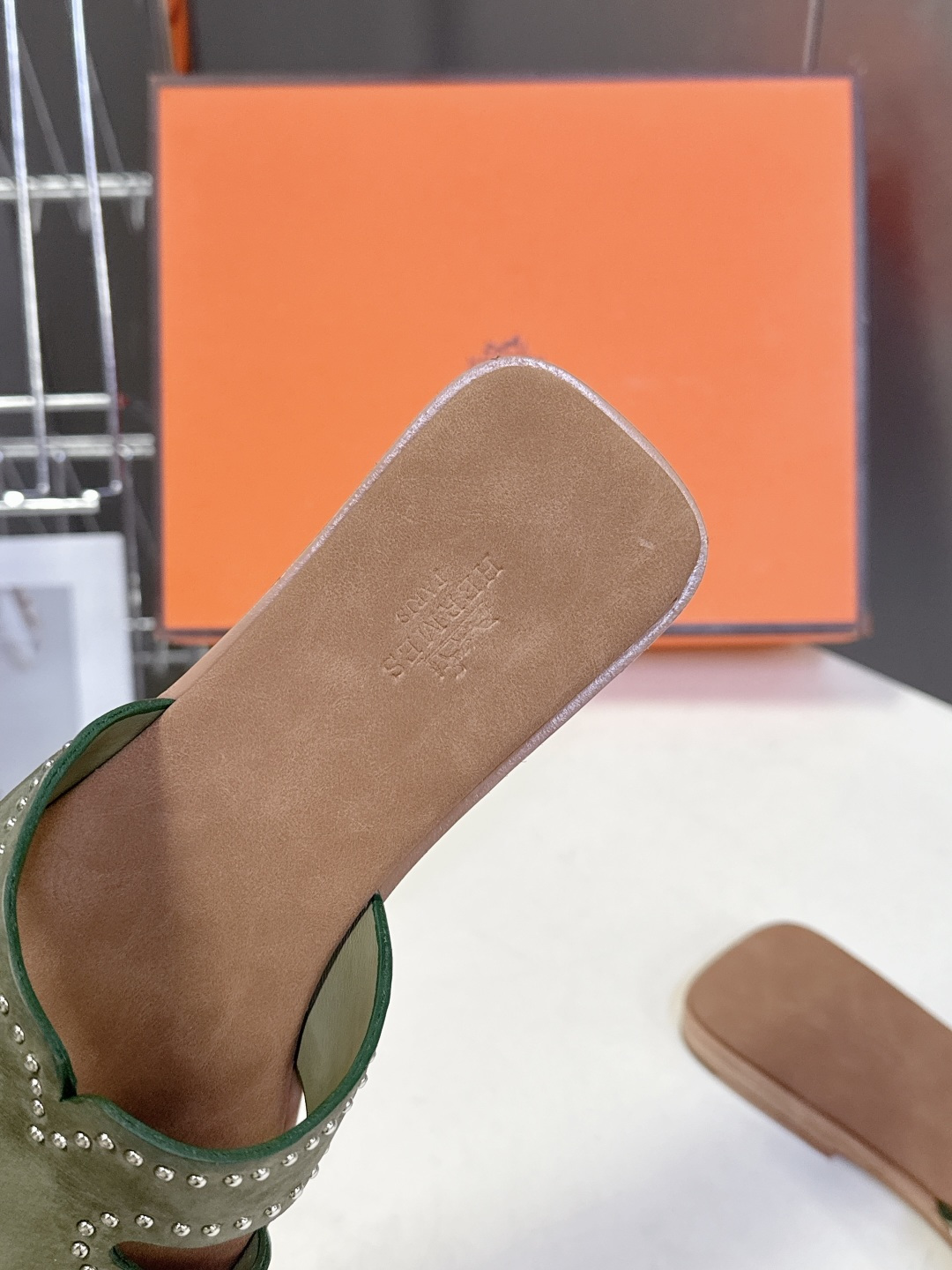 Hermes爱马仕2026春夏最新款H拖鞋 柜柜超难配货 经典的方头版型 搭配极具辨识度H形状鞋面 上脚