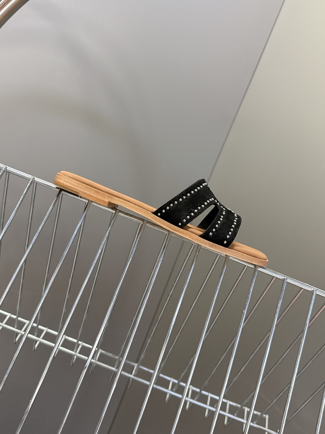 Hermes爱马仕2026春夏最新款H拖鞋 柜柜超难配货 经典的方头版型 搭配极具辨识度H形状鞋面 上脚