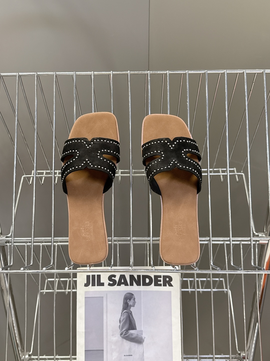 Hermes爱马仕2026春夏最新款H拖鞋 柜柜超难配货 经典的方头版型 搭配极具辨识度H形状鞋面 上脚