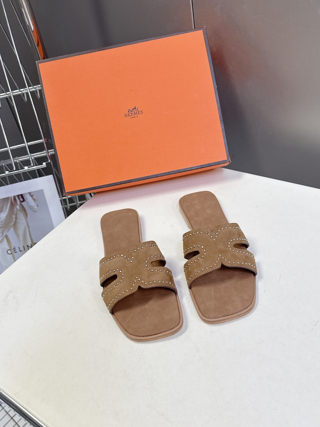 Hermes爱马仕2026春夏最新款H拖鞋 柜柜超难配货 经典的方头版型 搭配极具辨识度H形状鞋面 上脚