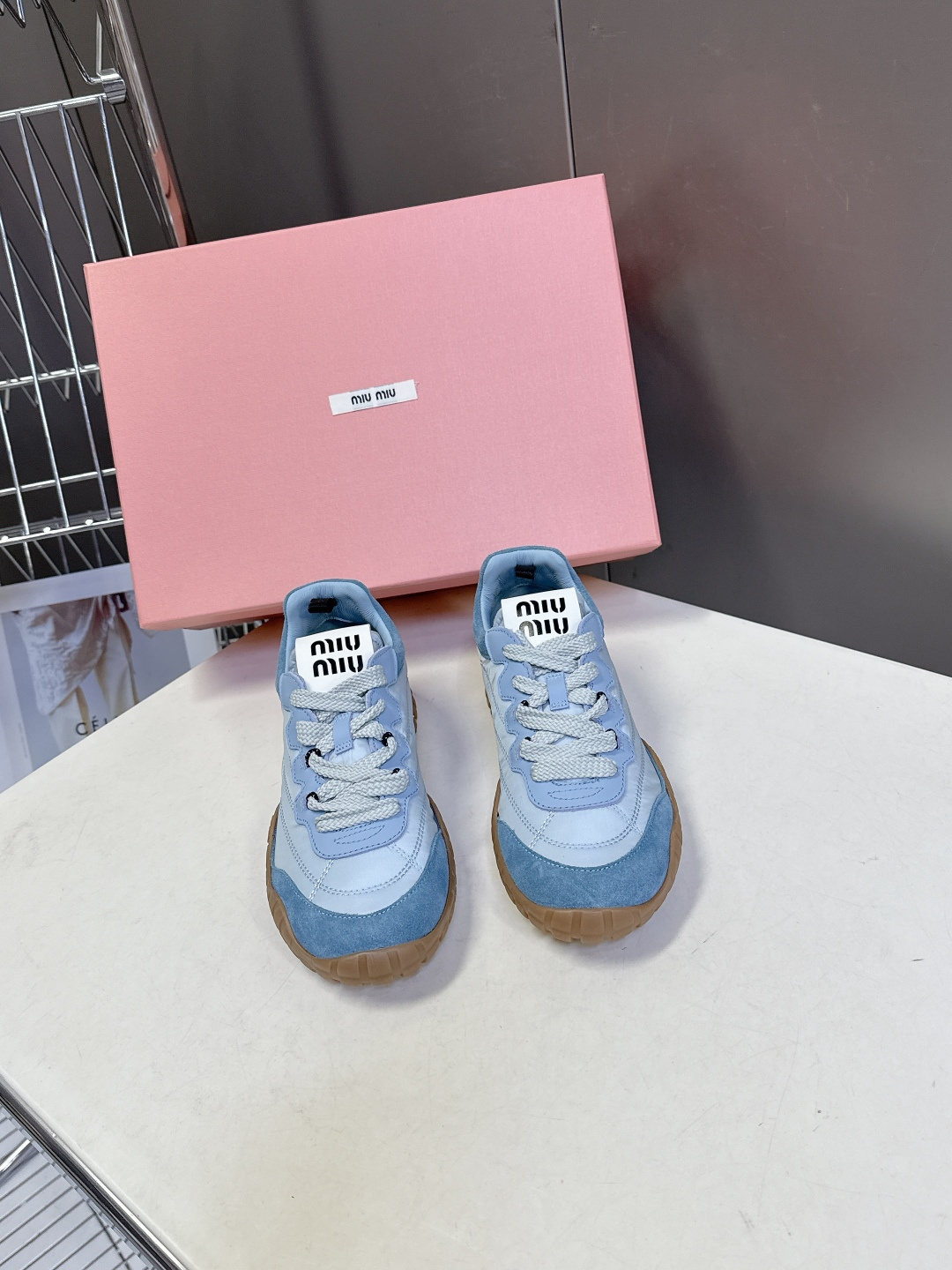 MiuMiu缪缪春夏秀款 饼干鞋 阿甘鞋休闲运动鞋专柜RMB9000购入开发 miumiu最新爆款 前卫