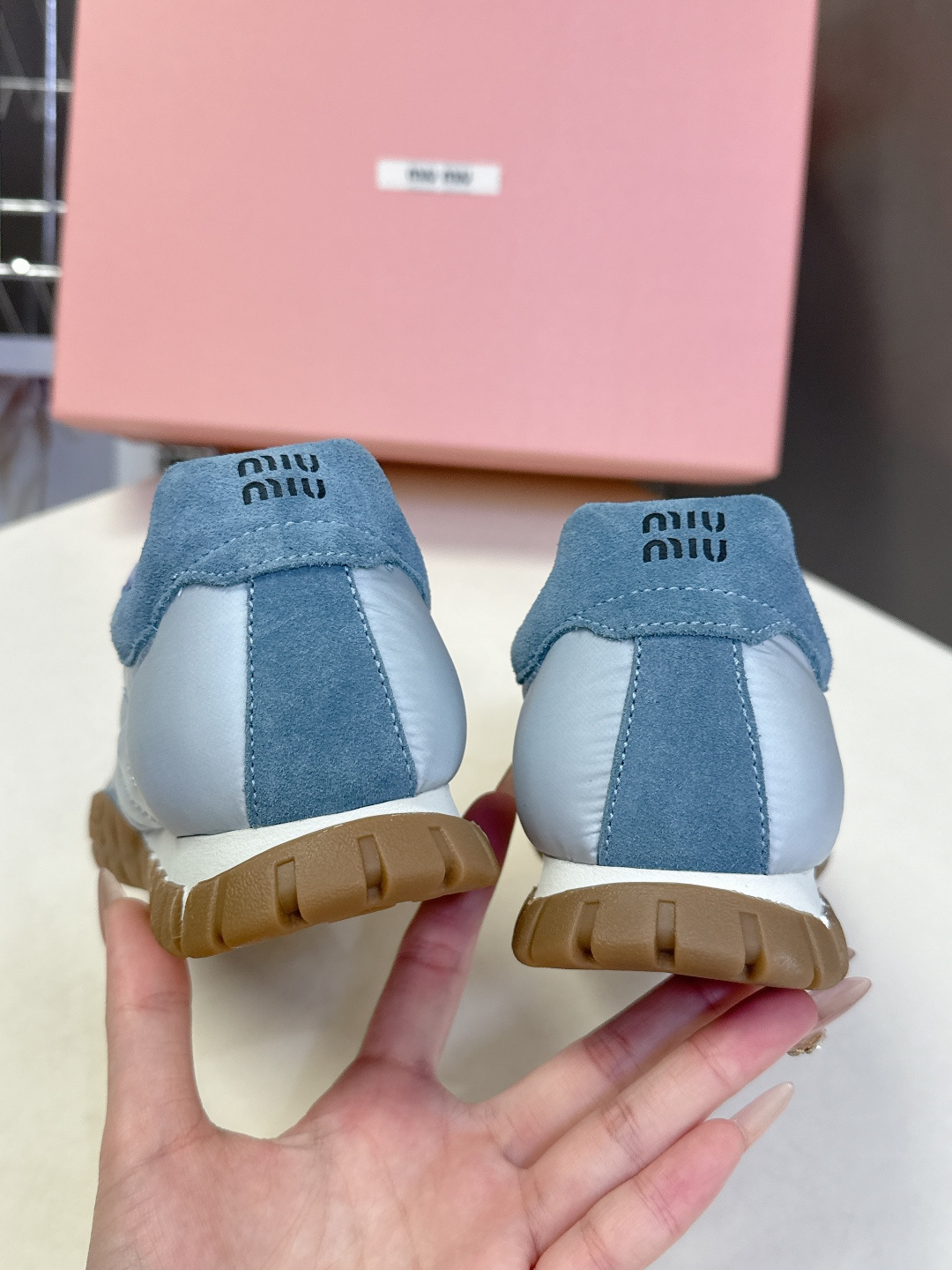 MiuMiu缪缪春夏秀款 饼干鞋 阿甘鞋休闲运动鞋专柜RMB9000购入开发 miumiu最新爆款 前卫