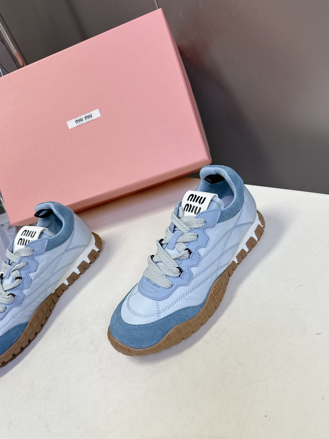 MiuMiu缪缪春夏秀款 饼干鞋 阿甘鞋休闲运动鞋专柜RMB9000购入开发 miumiu最新爆款 前卫