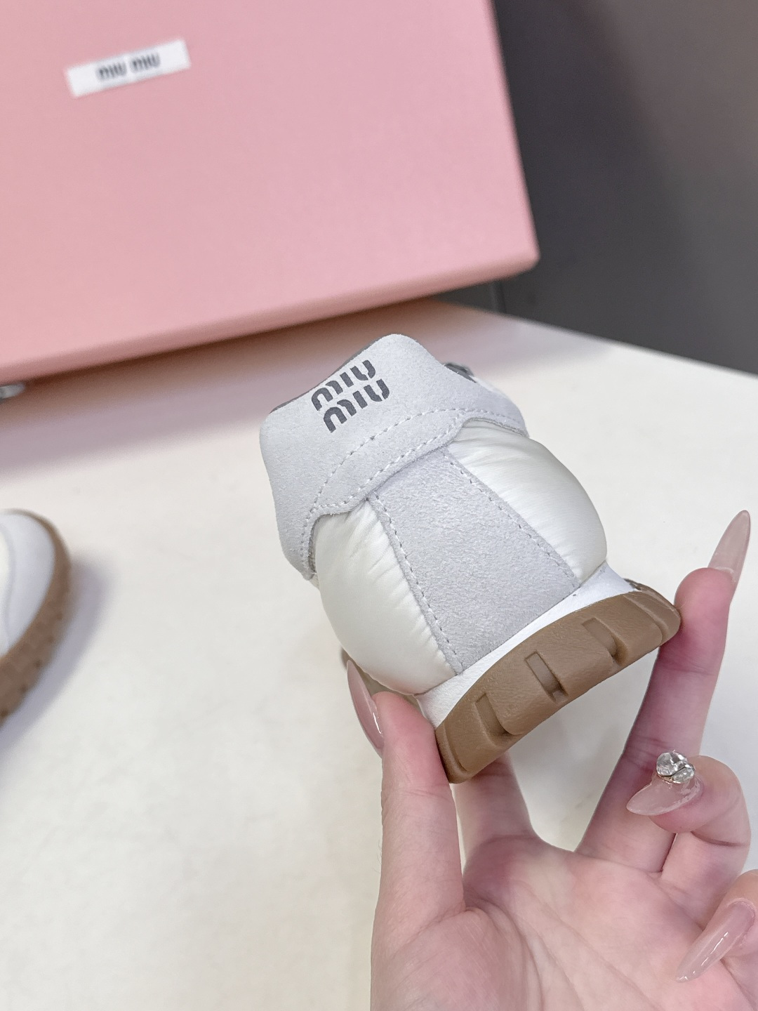 MiuMiu缪缪春夏秀款 饼干鞋 阿甘鞋休闲运动鞋专柜RMB9000购入开发 miumiu最新爆款 前卫