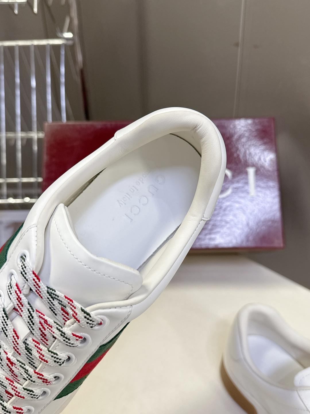 Gucci古驰2026春夏最新款休闲鞋 运动鞋 超多明星网红种草 经典棕色帆布+皮革拼接 侧面红绿条纹超