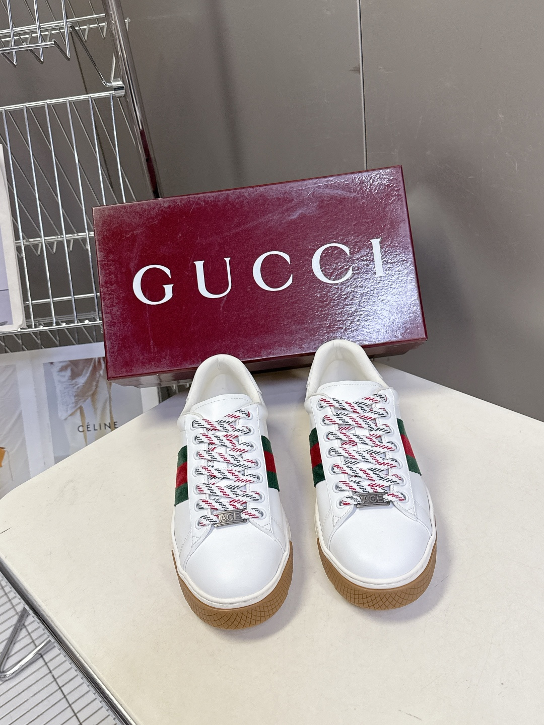 Gucci古驰2026春夏最新款休闲鞋 运动鞋 超多明星网红种草 经典棕色帆布+皮革拼接 侧面红绿条纹超