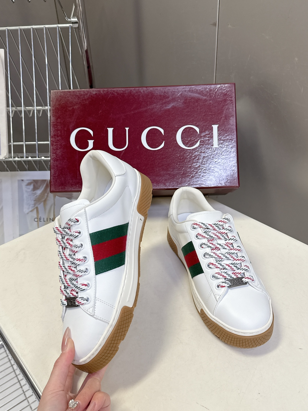 Gucci古驰2026春夏最新款休闲鞋 运动鞋 超多明星网红种草 经典棕色帆布+皮革拼接 侧面红绿条纹超