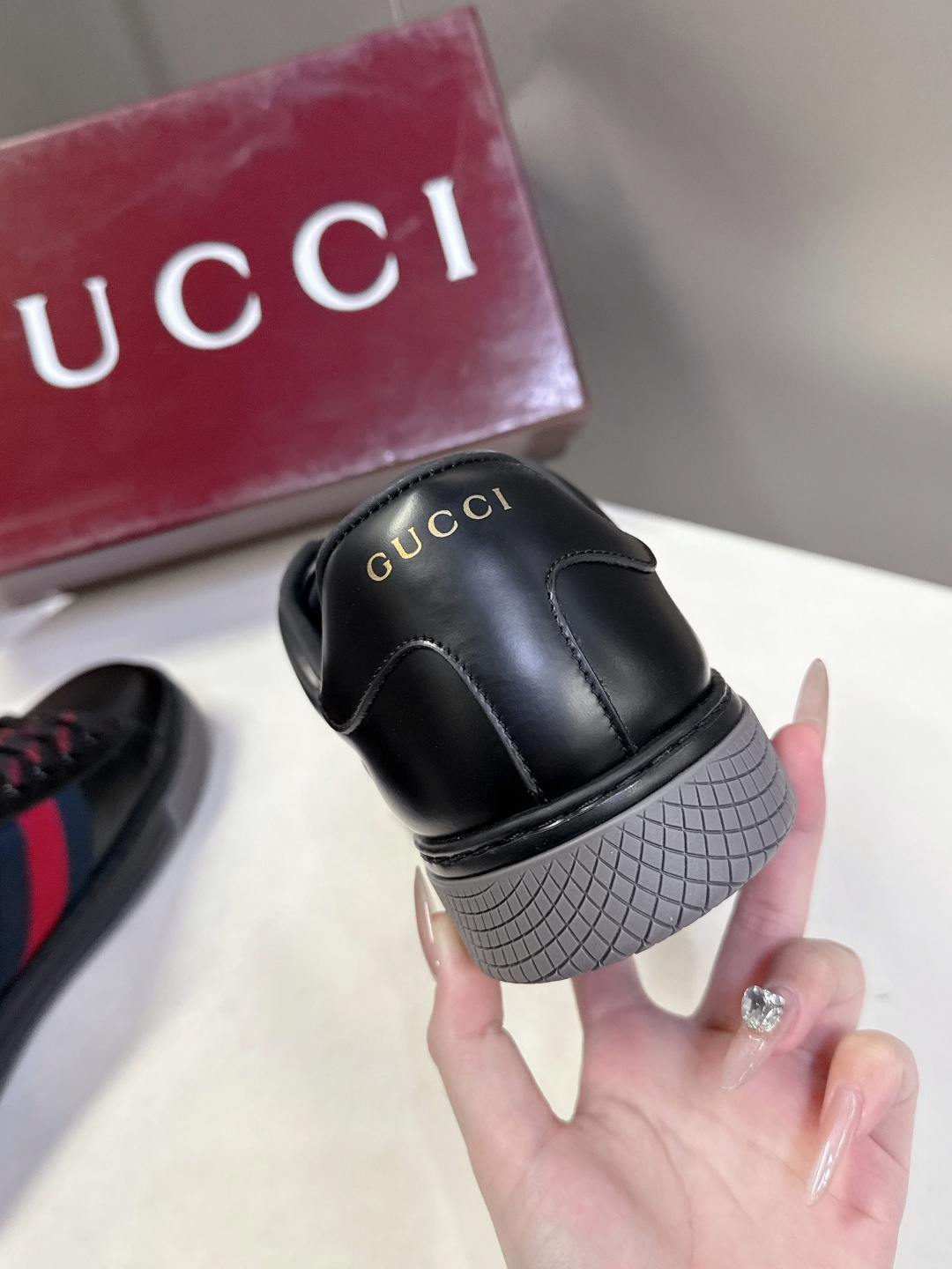 Gucci古驰2026春夏最新款休闲鞋 运动鞋 超多明星网红种草 经典棕色帆布+皮革拼接 侧面红绿条纹超