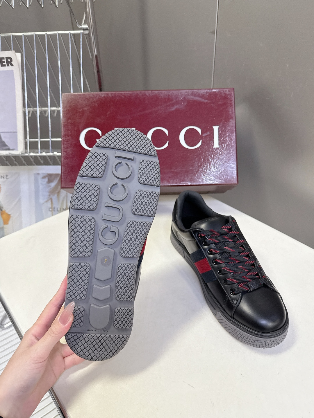 Gucci古驰2026春夏最新款休闲鞋 运动鞋 超多明星网红种草 经典棕色帆布+皮革拼接 侧面红绿条纹超