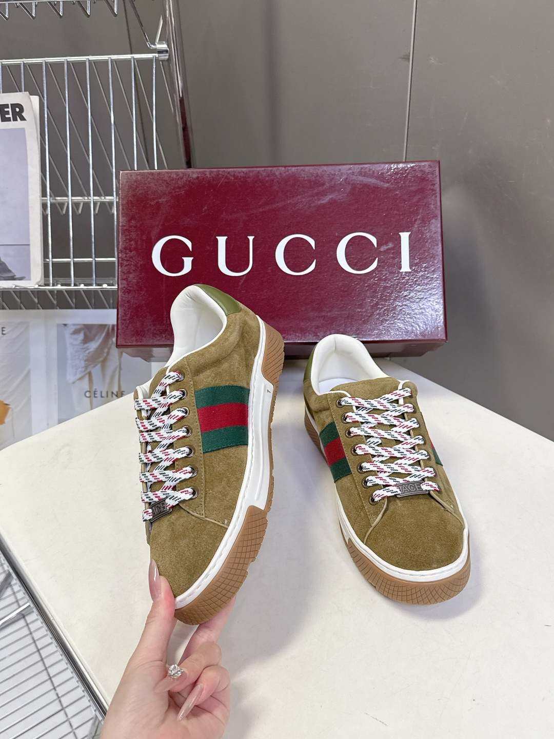 Gucci古驰2026春夏最新款休闲鞋 运动鞋 超多明星网红种草 经典棕色帆布+皮革拼接 侧面红绿条纹超