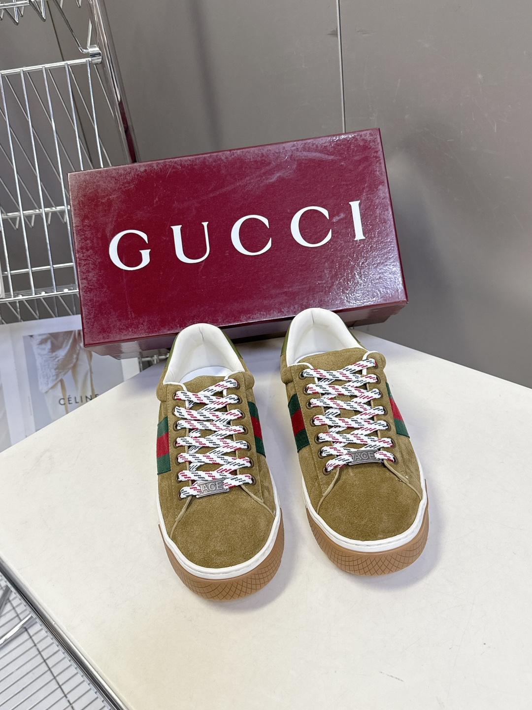 Gucci古驰2026春夏最新款休闲鞋 运动鞋 超多明星网红种草 经典棕色帆布+皮革拼接 侧面红绿条纹超