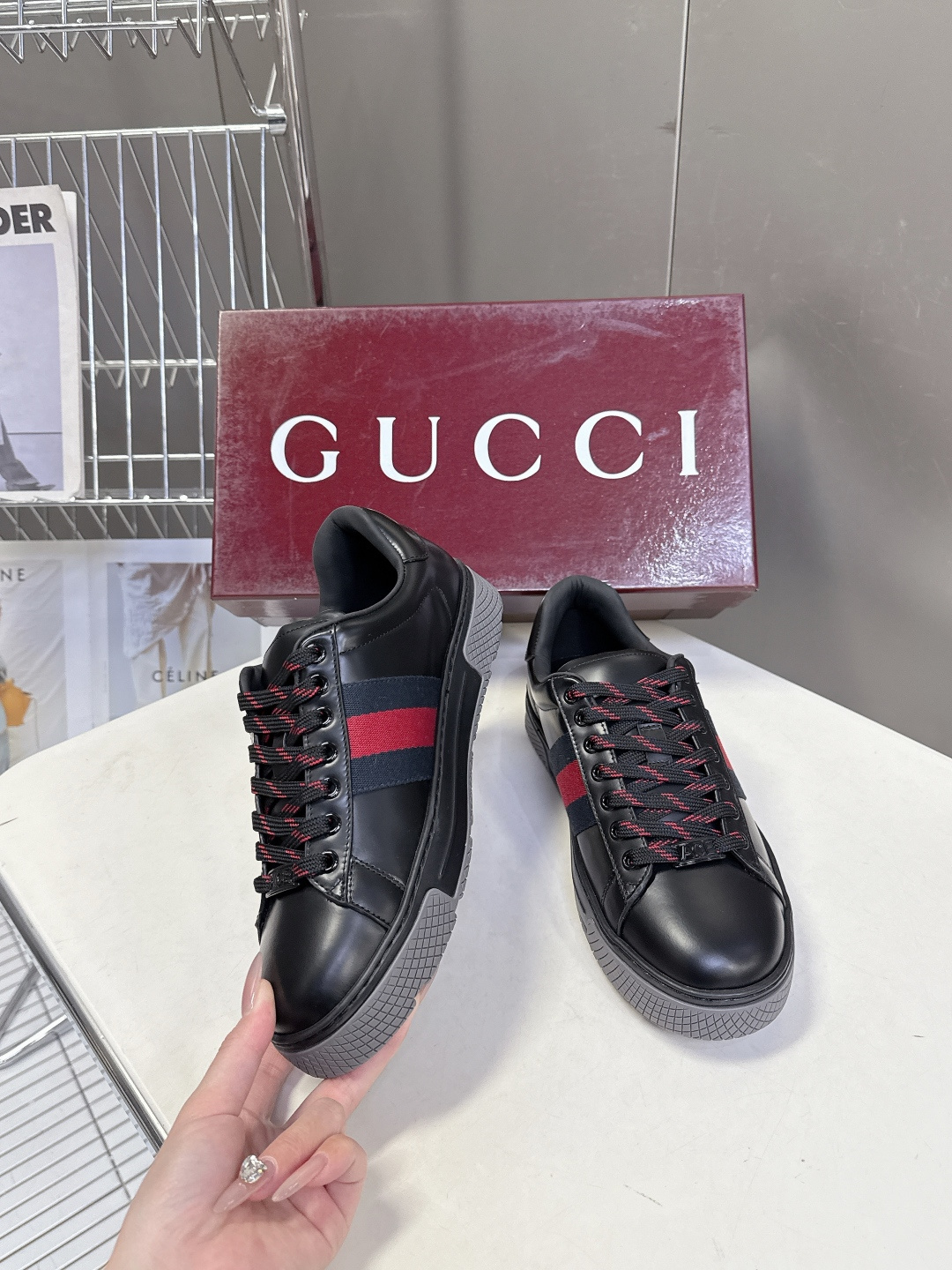 Gucci古驰2026春夏最新款休闲鞋 运动鞋 超多明星网红种草 经典棕色帆布+皮革拼接 侧面红绿条纹超