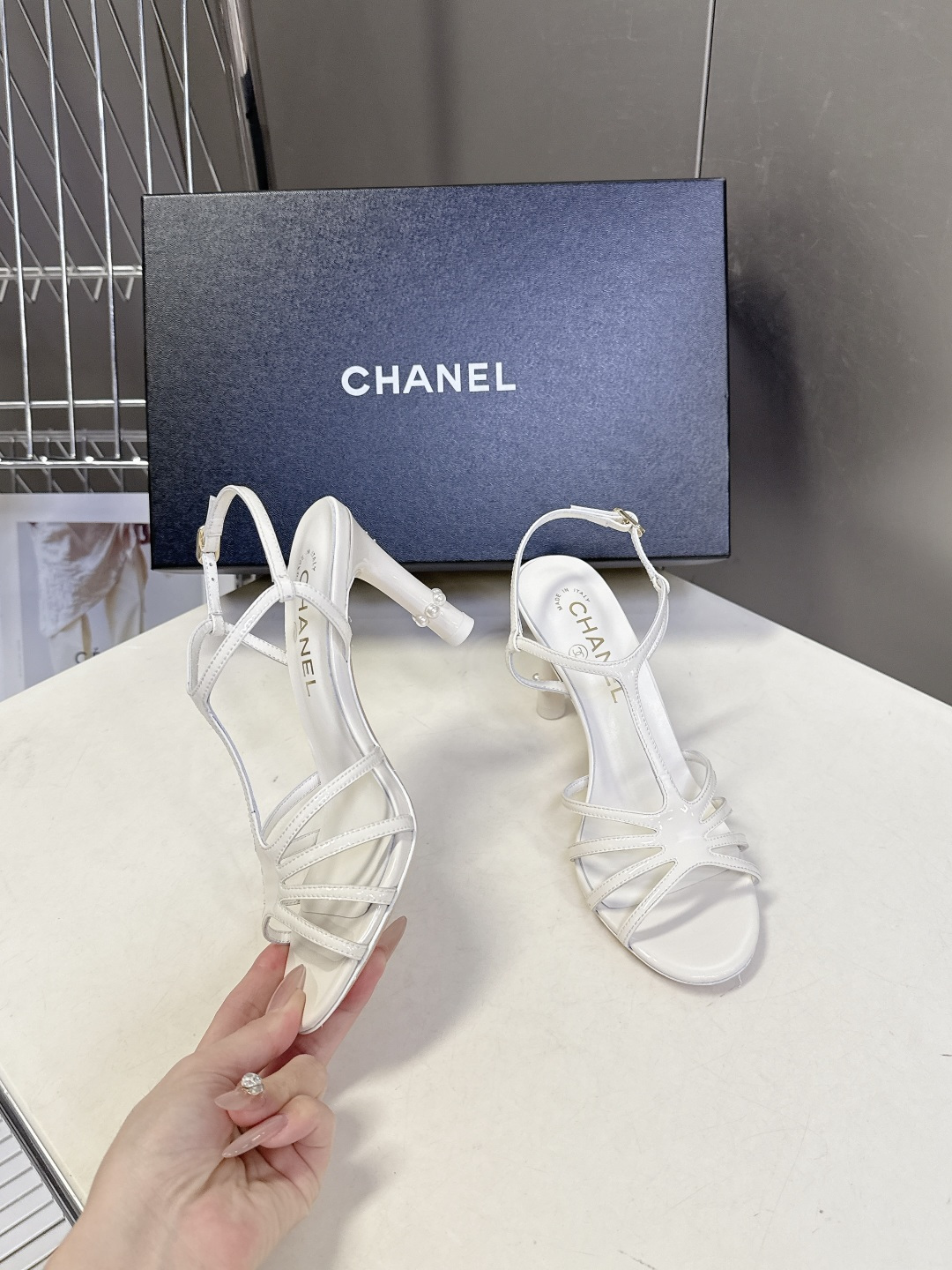 香奈儿CHANEL2026春夏最新款高跟凉鞋 超多网红时尚博主种草 高级感舒适，配女神们的半身裙，不规则