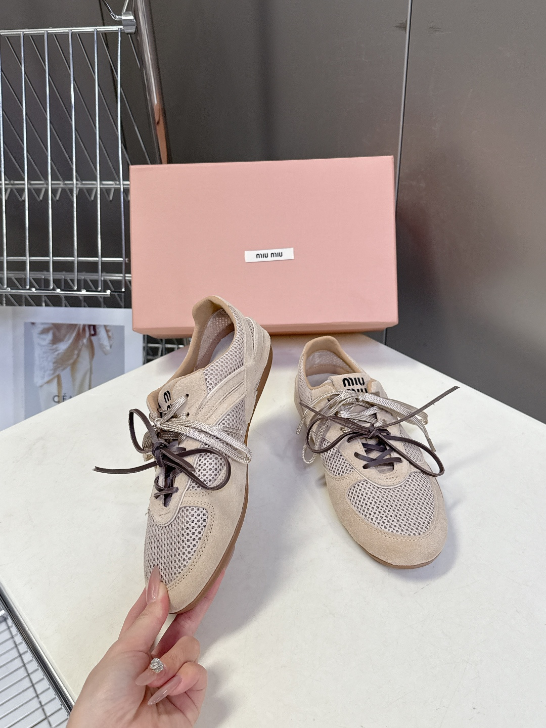 MiuMiu缪缪最新走秀款复古休闲鞋 德训鞋官方秀场出镜率最高的单品 超多明星时尚博主种草 miu系穿搭