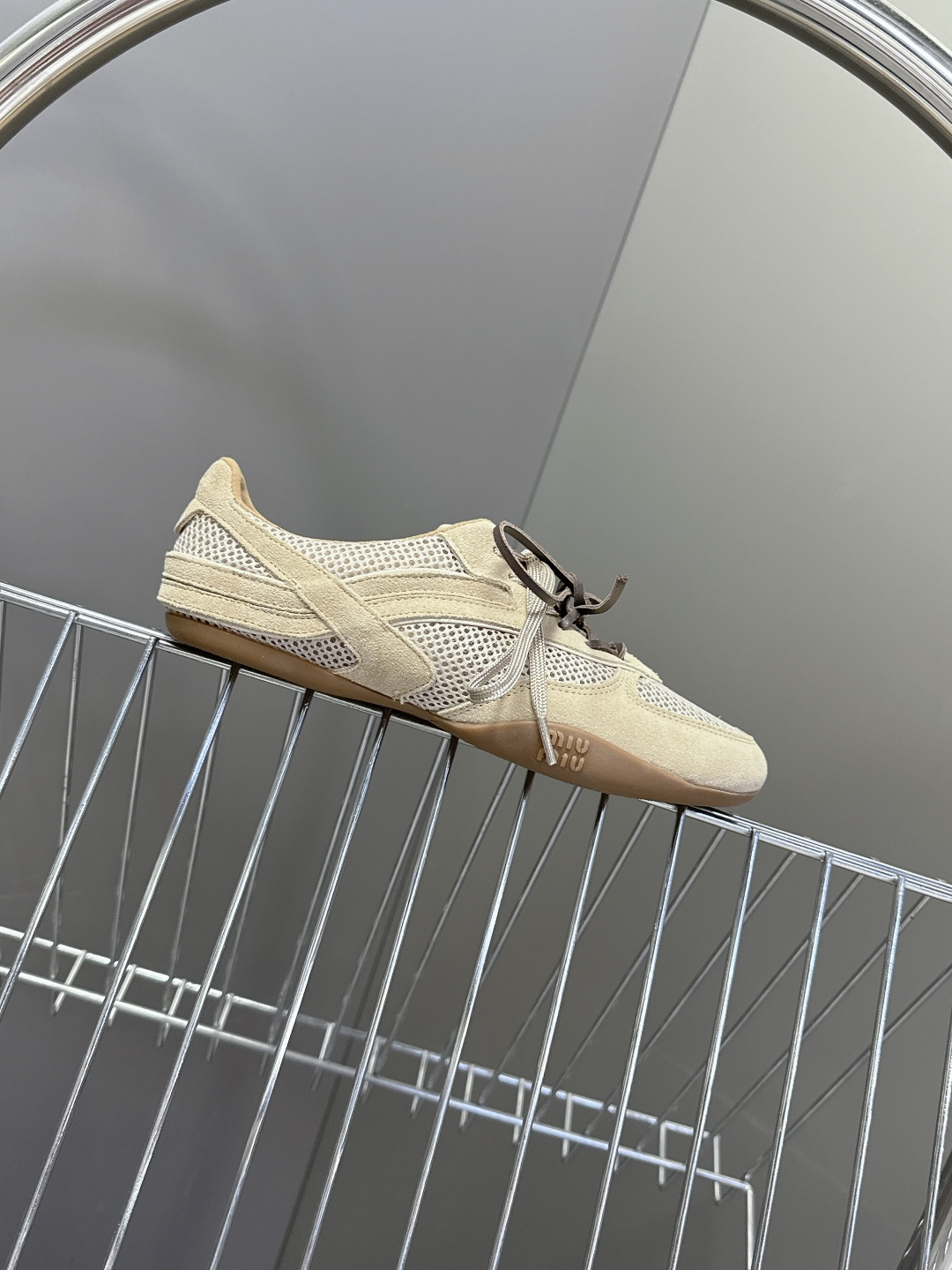 MiuMiu缪缪最新走秀款复古休闲鞋 德训鞋官方秀场出镜率最高的单品 超多明星时尚博主种草 miu系穿搭