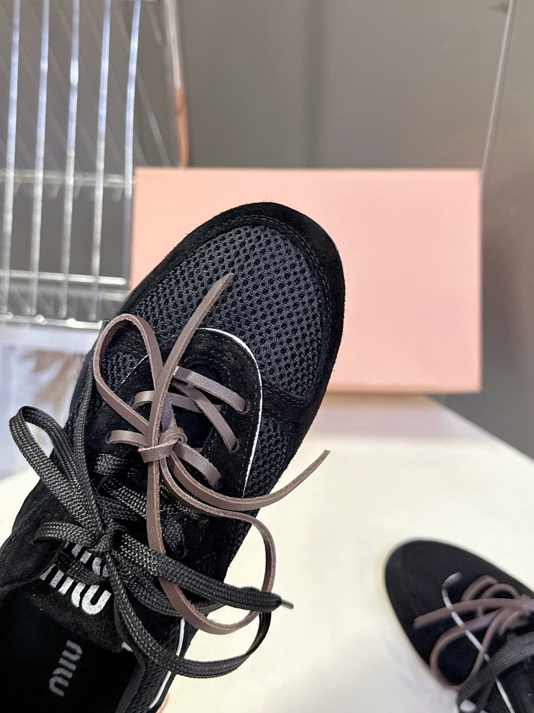 MiuMiu缪缪最新走秀款复古休闲鞋 德训鞋官方秀场出镜率最高的单品 超多明星时尚博主种草 miu系穿搭