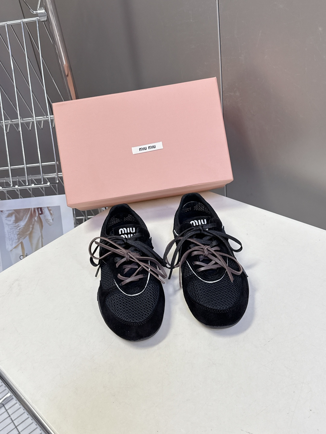 MiuMiu缪缪最新走秀款复古休闲鞋 德训鞋官方秀场出镜率最高的单品 超多明星时尚博主种草 miu系穿搭