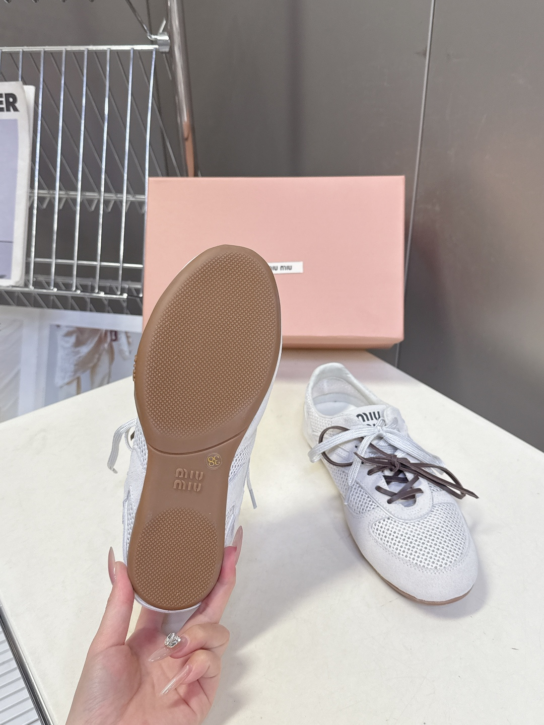 MiuMiu缪缪最新走秀款复古休闲鞋 德训鞋官方秀场出镜率最高的单品 超多明星时尚博主种草 miu系穿搭