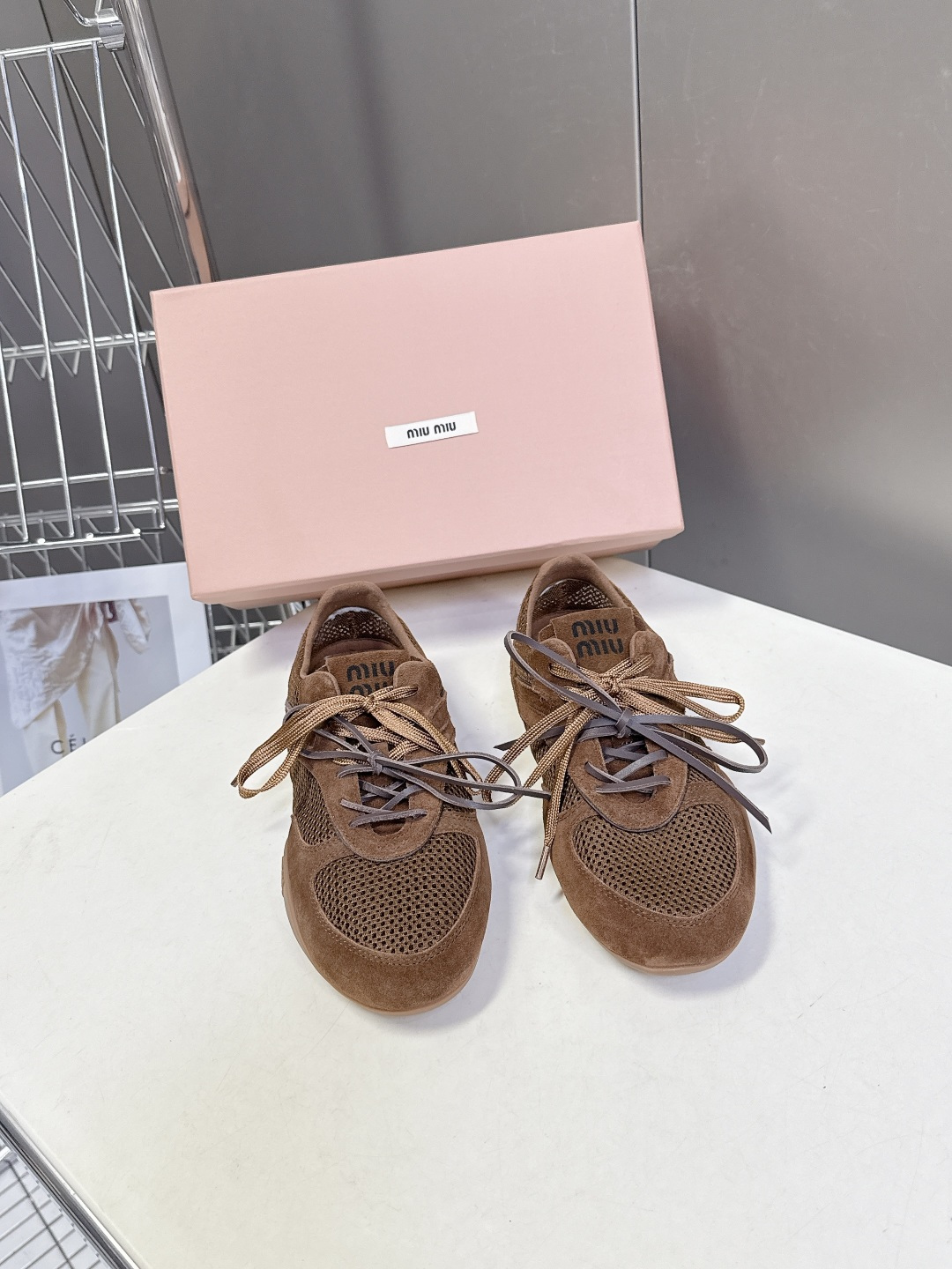 MiuMiu缪缪最新走秀款复古休闲鞋 德训鞋官方秀场出镜率最高的单品 超多明星时尚博主种草 miu系穿搭