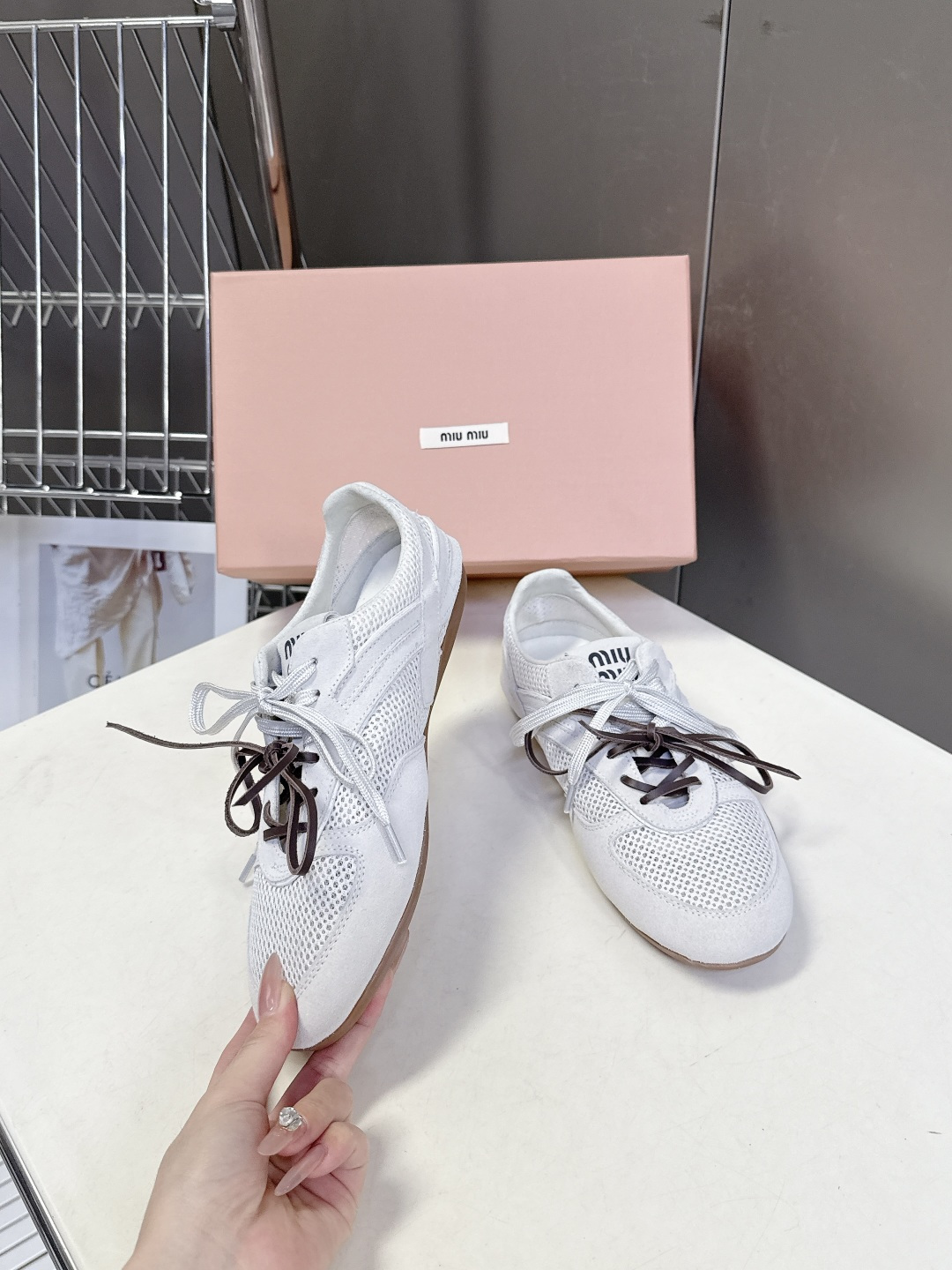 MiuMiu缪缪最新走秀款复古休闲鞋 德训鞋官方秀场出镜率最高的单品 超多明星时尚博主种草 miu系穿搭