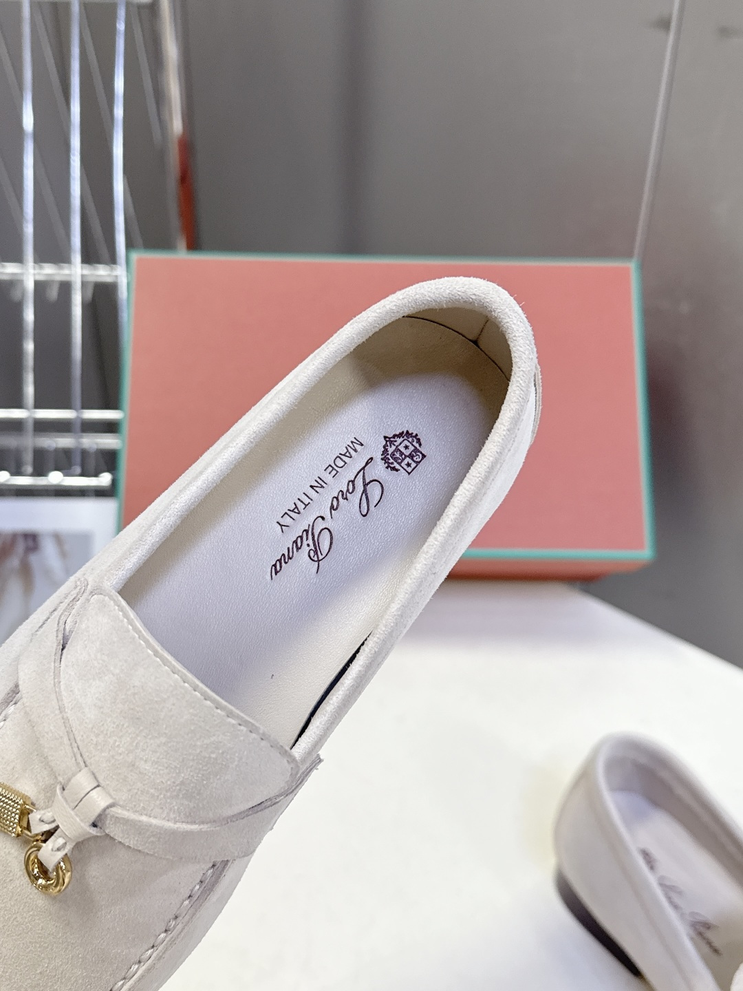 男款+10 Loropiana经典情侣款高丝光乐福皮鞋LP一直是以好穿舒适为主的设计风格 这几年老钱风穿