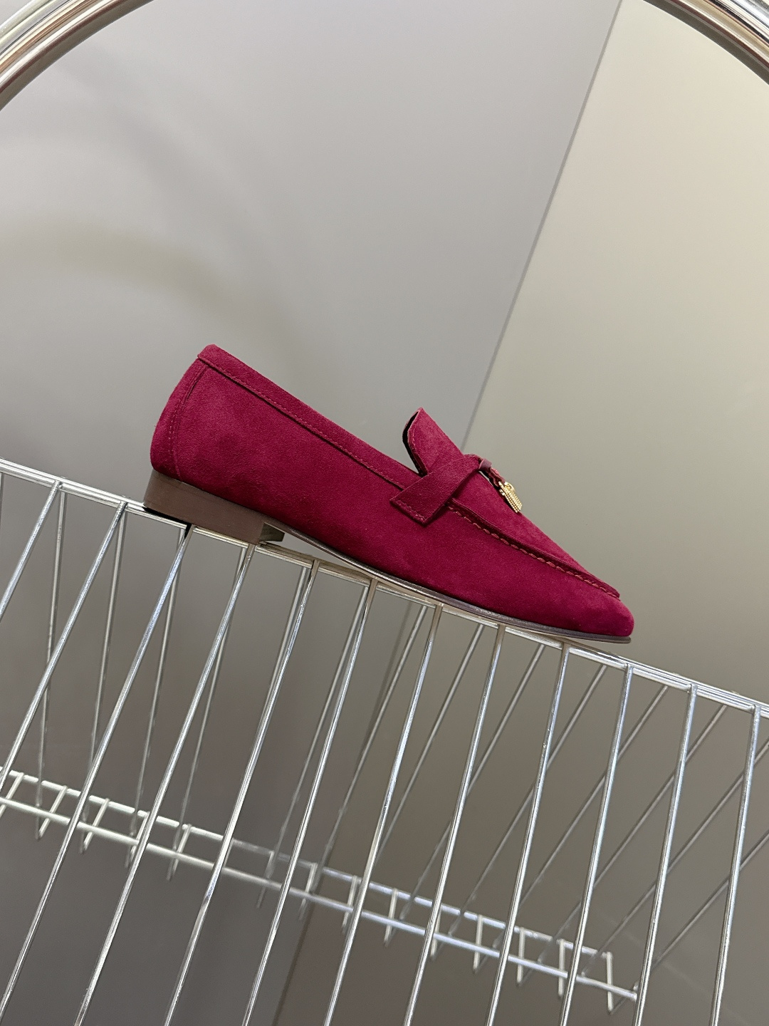 男款+10 Loropiana经典情侣款高丝光乐福皮鞋LP一直是以好穿舒适为主的设计风格 这几年老钱风穿