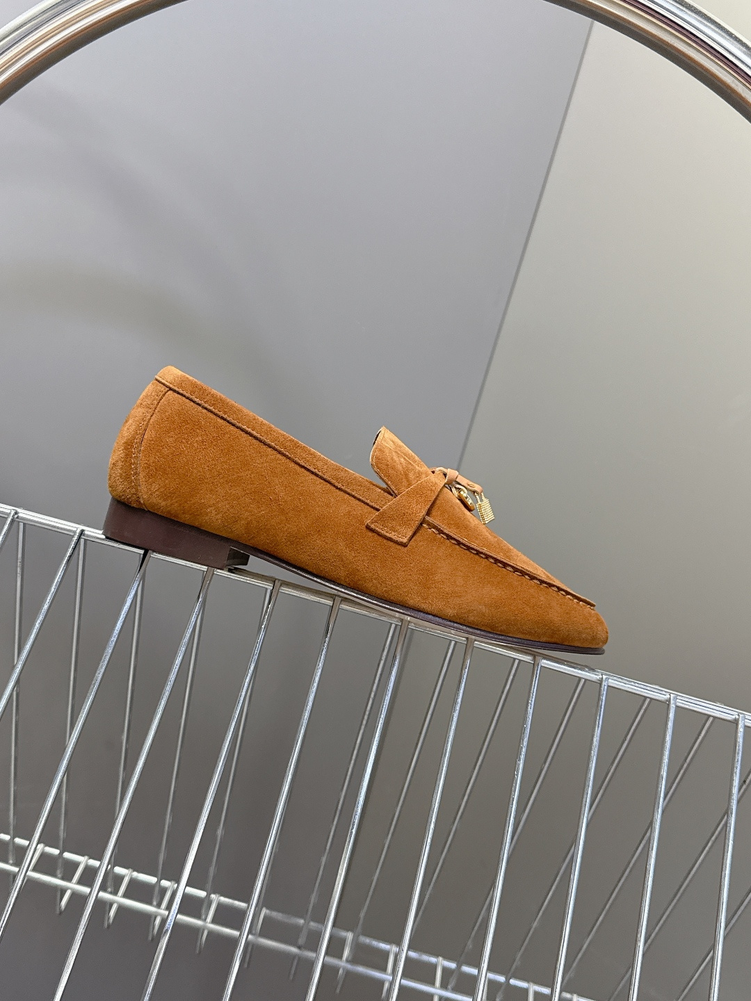 男款+10 Loropiana经典情侣款高丝光乐福皮鞋LP一直是以好穿舒适为主的设计风格 这几年老钱风穿