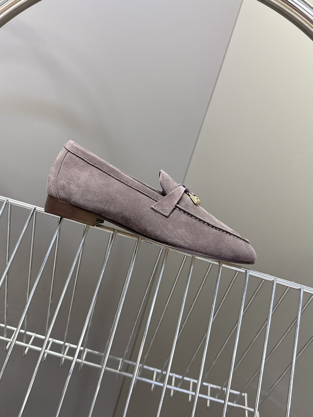 男款+10 Loropiana经典情侣款高丝光乐福皮鞋LP一直是以好穿舒适为主的设计风格 这几年老钱风穿