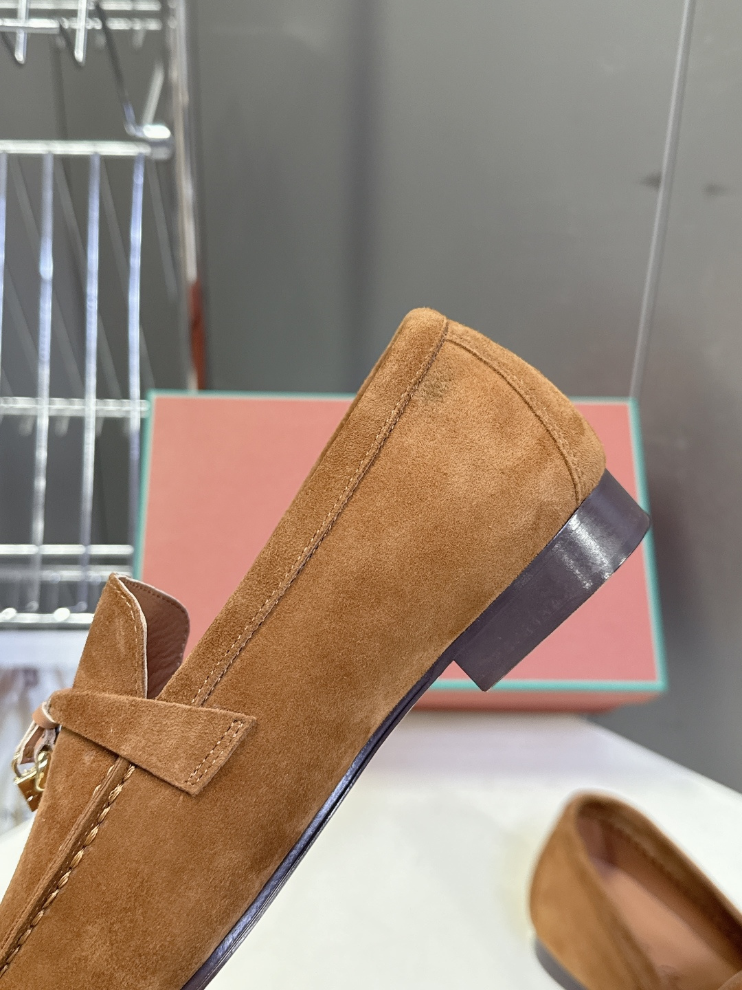 男款+10 Loropiana经典情侣款高丝光乐福皮鞋LP一直是以好穿舒适为主的设计风格 这几年老钱风穿