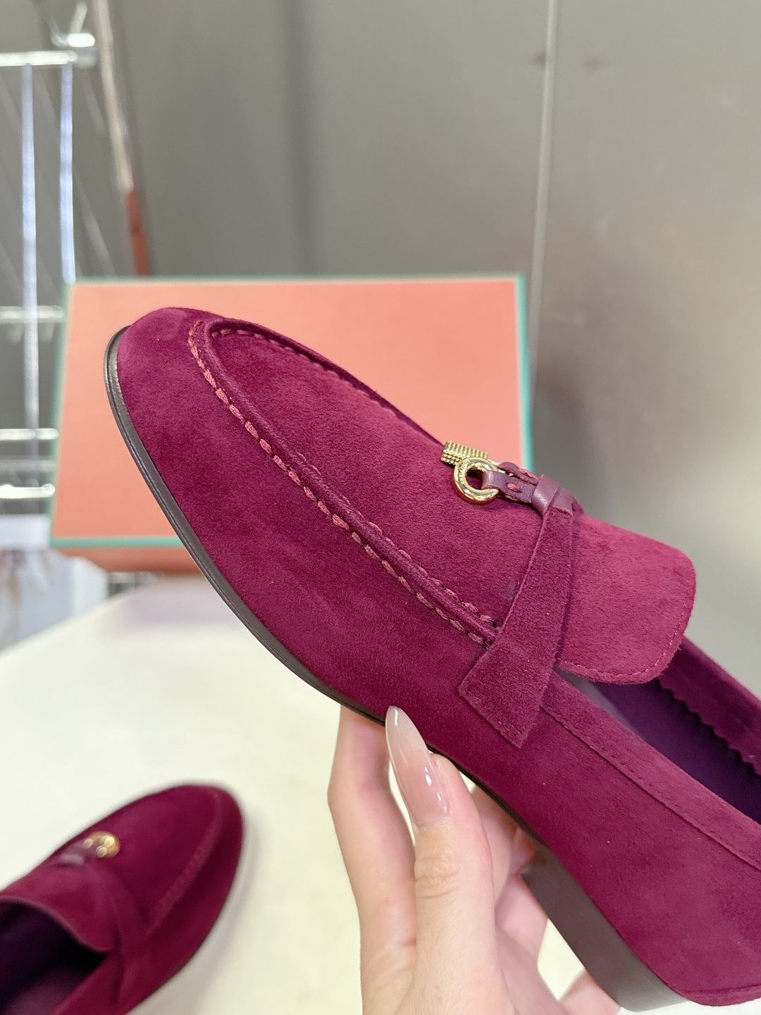 男款+10 Loropiana经典情侣款高丝光乐福皮鞋LP一直是以好穿舒适为主的设计风格 这几年老钱风穿