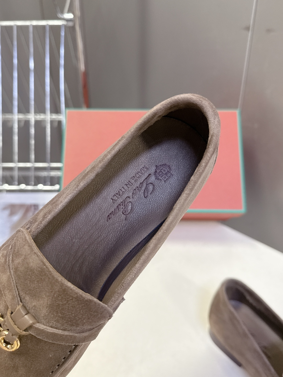 男款+10 Loropiana经典情侣款高丝光乐福皮鞋LP一直是以好穿舒适为主的设计风格 这几年老钱风穿